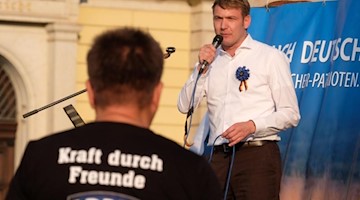 André Poggenburg von der rechten Partei «Aufbruch deutscher Patrioten Mitteldeutschland» (AdPM). Foto: Sebastian Willnow/Archivbild