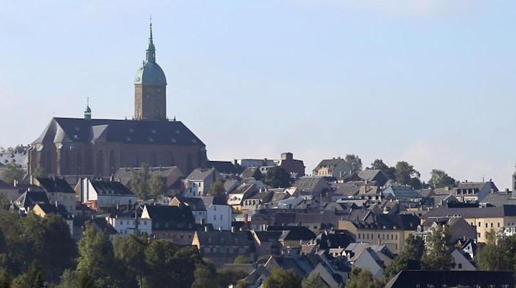 Blick auf die Stadt Annaberg-Buchholz mit der Kirche St. Annen. Foto: Jan Woitas/Archivbild
