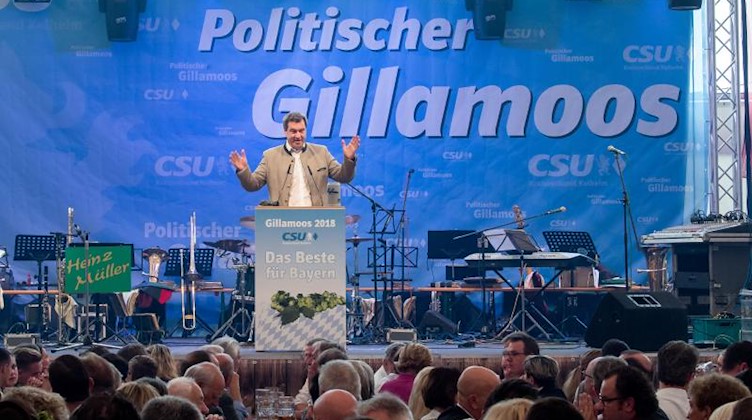 Markus Söder beim Volksfest Gillamoos. Foto: Peter Kneffel/Archivbild