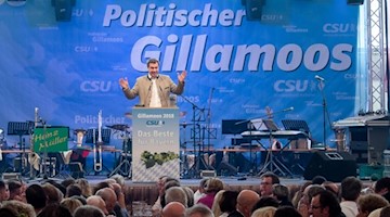 Markus Söder beim Volksfest Gillamoos. Foto: Peter Kneffel/Archivbild