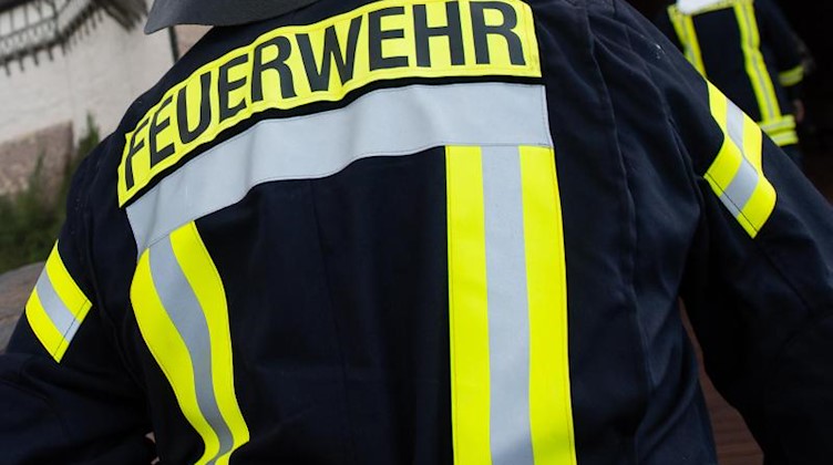 Einsatzkräfte der Feuerwehr. Foto: Swen Pförtner/Archivbild