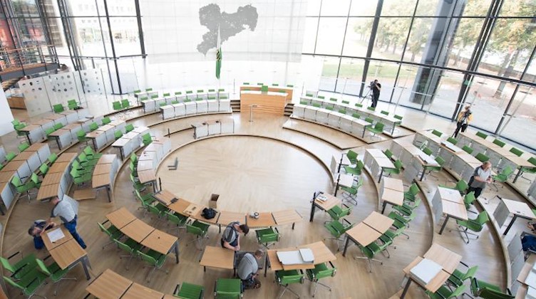 Der Landtag wird für die konstituierenden Sitzung am 1. Oktober 2019 vorbereitet. Foto: Sebastian Kahnert/Archivbild