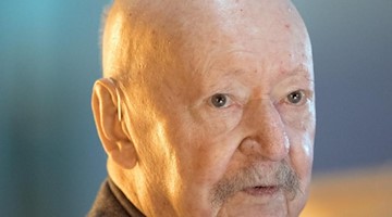 Günter Kunert spricht über sein Buch «Die zweite Frau». Foto: Soeren Stache/dpa