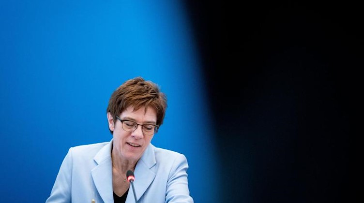 Annegret Kramp-Karrenbauer (CDU), Bundesministerin der Verteidigung und CDU-Bundesvorsitzende. Foto: Kay Nietfeld/dpa