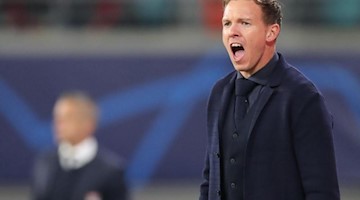 Leipzig-Coach Julian Nagelsmann steht an der Seitenlinie. Foto: Jan Woitas/dpa-Zentralbild/dpa
