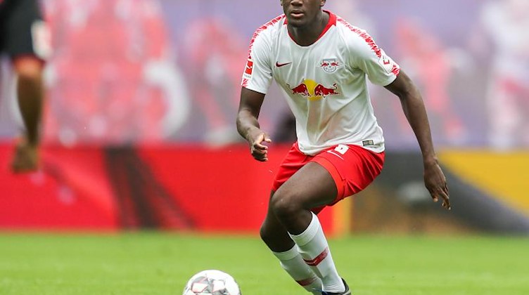 Leipzigs Spieler Ibrahima Konaté am Ball. Foto: Jan Woitas/zb/dpa