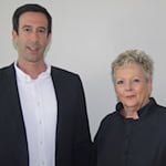 Bürgermeister Tobias Dannenberg mit der neuen Behindertenbeauftragten der Stadt Hann. Münden, Heike Tauer-Schneider. Foto Simon
