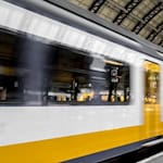 Mehr Arbeitnehmerinnen und Arbeitnehmer nutzen öffentliche Verkehrsmittel um zur Arbeit zu fahren. Foto: Pixabay
