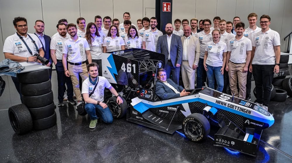 Das Blue Flash Team präsentiert das Jubiläumsfahrzeug: Den E_HAWK25. 