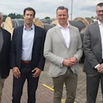 Hedemündens Ortsbürgermeister Kurt Koppetsch und Hann. Mündens Bürgermeister Tobias Dannenberg mit Dr. Jens Artelt und Dr.-Ing. Falko Schröter vom Vorstandsteam der Klaus Faber AG. Foto Simon