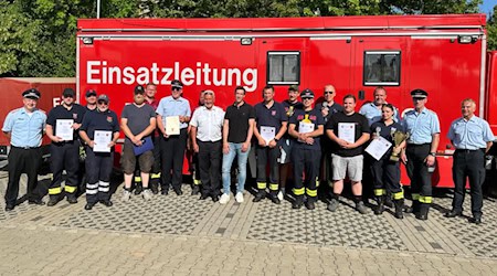 "Tag der Retter" bei der Freiwilligen Feuerwehr Hedemünden mit Bürgermeister Tobias Dannenberg (Mitte). Foto: Sinja Nordhausen
