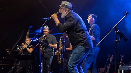 Phil Miller & The Mils-Tones Phil Miller & The Mills-Tones beleben die Zeiten kraftvoller Blues- und Soulbands wieder und heizen am Samstag das Publikum auf dem Doktorwerder in Hann. Münden ein. Foto: Band 