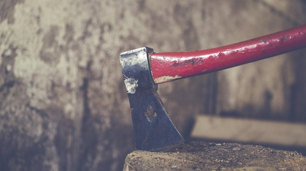 Ein Mann in Göttingen bedroht Polizist mit einem Beil und wird mit einem Beinschuss gestoppt. Foto: Pixabay