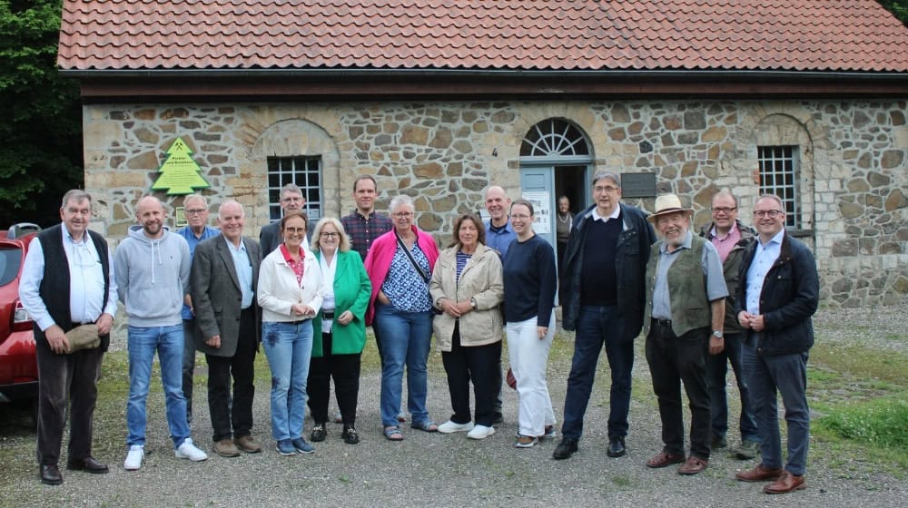 Die CDU-Kreistagsfraktion vor der Hönigshütte. Foto: CDU