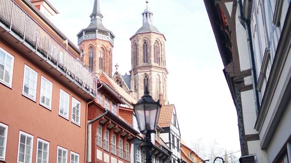 Die Türme der Johanneskirche in Göttingen. Foto Bernard Marks 