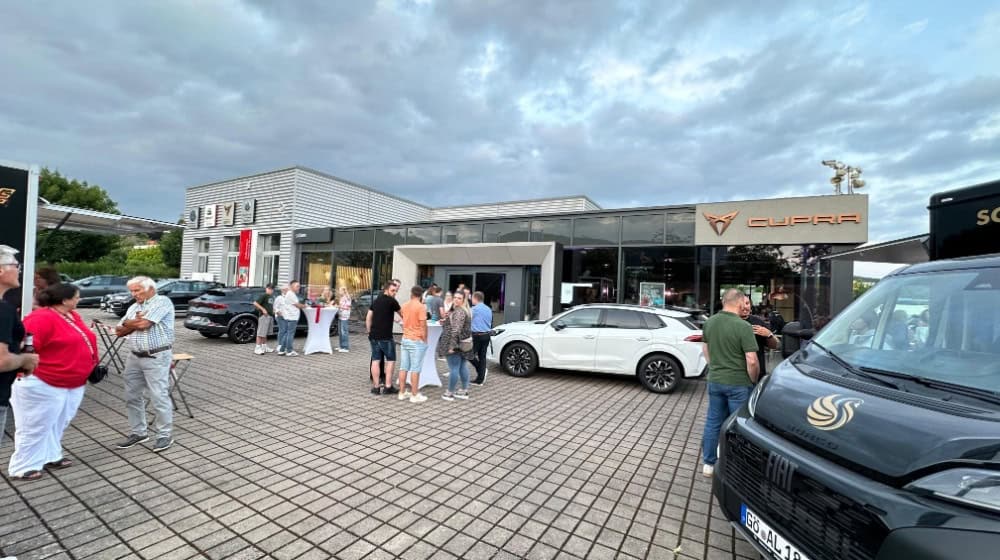 Zahlreiche Gäste kamen zur 2. Cupra After Work Party