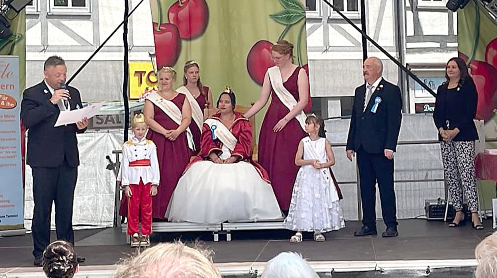 Jana II und ihr Königshaus wurden entkrönt. Foto: Wesche