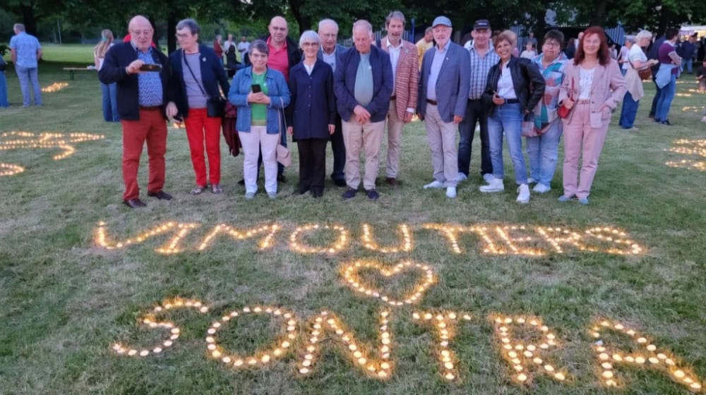 Die Verbundenheit der Partnerstädte Sontra und Vimoutiers wurde bei der diesjährigen BREiTWiESN mit Teelichtern zum Ausdruck gebracht. Foto Stadt Sontra