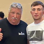 Der langjährige Box-Trainer Bernd Kulle (links), hier mit dem Boxer Danylo Kazo, ist bekannt für sein großes Engagement in der Jugendarbeit. Fotos Kuke