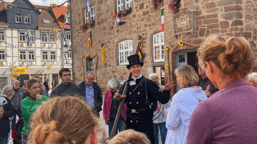 Zahlreiche TeilnehmerInnen bei der Witzenhäuser Schornsteinfeger-Führung