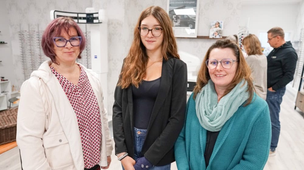 Starkes Team von der Berndt die Optik GmbH: Inhaberin Verena Albrecht, Auszubildende Alessa Weiberg und Jennifer Teichgruber es fehlt Sina Rudolf. Fotos Marks