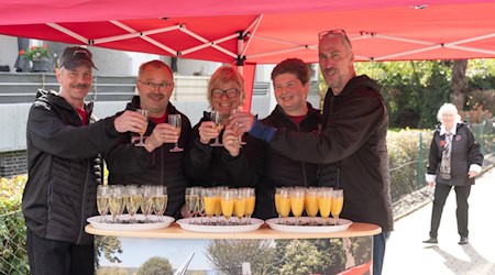 Das Klingler-Team begrüßte die Gäste mit einem Sekt mit oder ohne Alkohol. Fotos Bernard Marks 