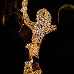 Ab sofort können Besucherinnen und Besucher die zauberhaften Lichterfiguren und einige der schönsten Sehenswürdigkeiten der Stadt im Rahmen exklusiver Lichterzauberführungen erleben.  Foto: HMM