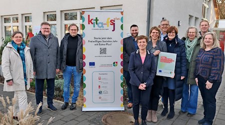 Machen sich gemeinsam stark für die Sozialregion Duderstadt (von links): Schwester Dr. M. Dorothea Rumpf, Bürgermeister Thorsten Feike, Thomas Naumann, Rico Krieger, Astrid Paus, Andrea Hummelsiep, Ralf Regenhardt, Heike Jagemann, Bettina Steinmetz, Moritz Heller und Daniela Matzka. | Foto: Claudia Nachtwey / cps