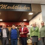 Landrat Marcel Riethig macht sich ein Bild vom inklusiven tegut in Hann. Münden. Foto: Wesche