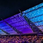 Stimmungsvolle Atmosphäre im Göttinger Jahnstadion: Die zweite Auflage des Weihnachtssingens zugunsten des Kinder- und Jugendhospizes Sternenlichter war ein voller Erfolg. Im Rahmen der Veranstaltung kamen 34.085,00 Euro an Spenden zusammen. Fotos: Beuermann