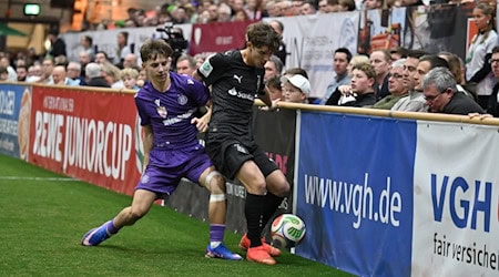 Packende Szenen im Finale zwischen Austria Wien und Borussia Mönchengladbach. Fotos: FEST GmbH / Swen Pförtner