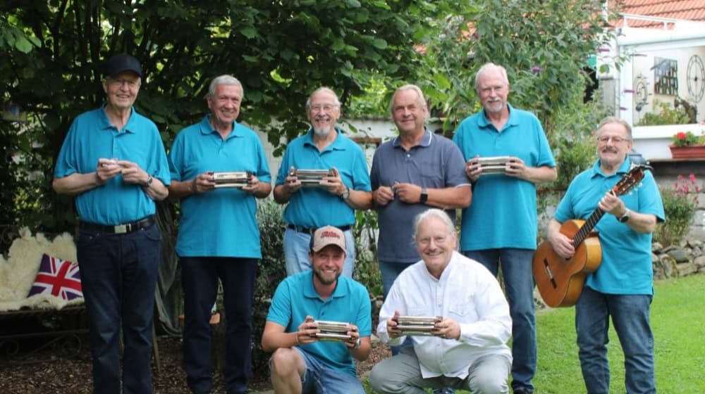 August 2025 beim Sommerfest in Neu-Eichenberg: Von links nach rechts: Jürgen Gundlach, Fritz Dreyer, Hartmut Killig, Herbert Preissler, Kurt Köhler und Horst Stakelies. Vorne von links Lukas Schmidt und Hayo Dünnwald. Foto: privat