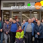 Der Niedersächsische Minister für Soziales, Arbeit, Gesundheit und Gleichstellung, Dr. Andreas Philippi informierte sich über inklusive Arbeitsbedingungen im tegut HMÜ. Foto: AWO Göttingen / privat