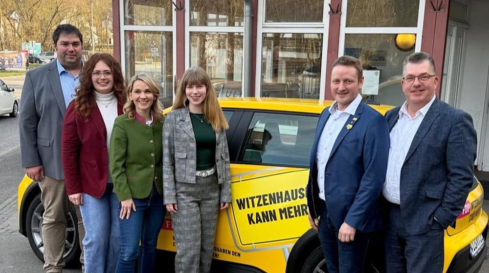 Michael Göbel, Thorsten Klöppel (Vorsitzender FDP Thüringen), Victoria Göbel, Wiebke Knell (FDP-Landtagsabgeordnete und Fraktionsvorsitzende Hessen), Jolana Vogelei und Axel Vogelei (Spitzenkandidat FDP Witzenhausen). Foto: FDP