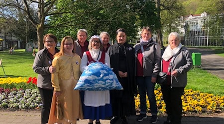 Besuchen Sie die 30. Märchenwoche vom 5. bis 12. April. Denken Sie daran, sich den offiziellen Märchenbutton für 5 € zu sichern. Sie unterstützen damit direkt die ehrenamtliche Arbeit des Vereins.