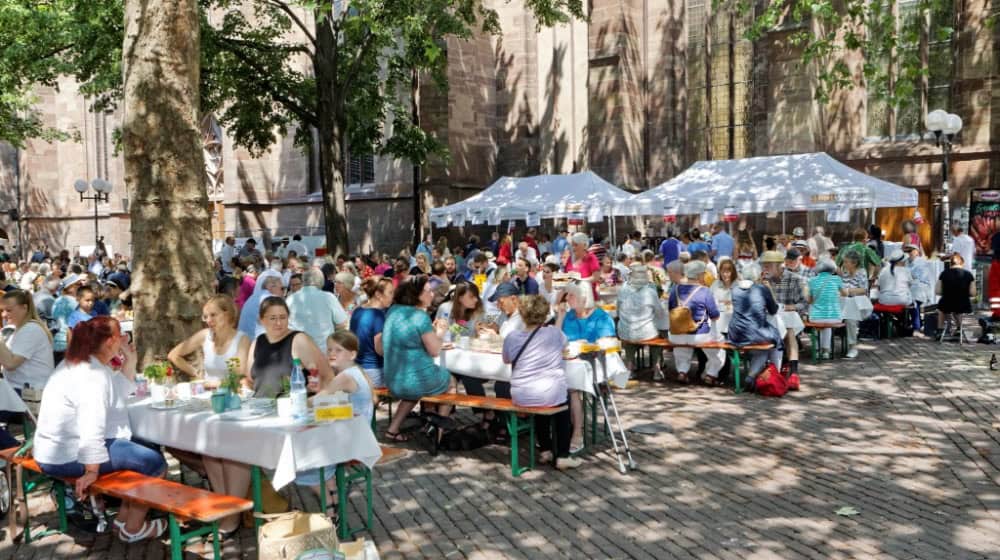 Sehr beliebt: Rund 800 Besucherinnen und Besucher verzeichnete das Göttinger Bürgerfrühstück in den vergangenen Jahren. Foto Bürgerstiftung Göttingen 