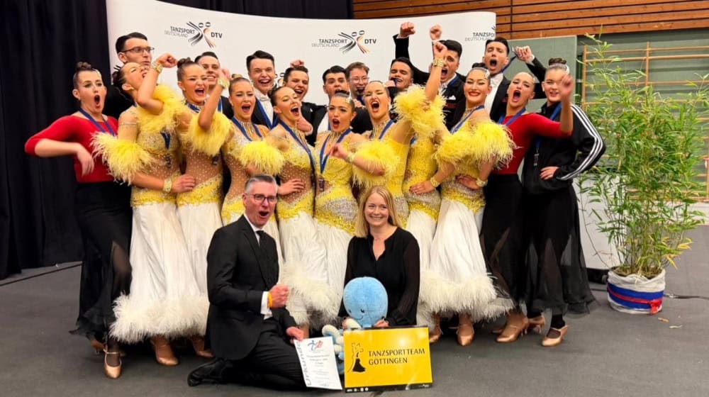 Großer Jubel beim  A-Team am Samstagabend in Walsrode nach dem Aufstiegsturnier in Walsrode. Foto ASC