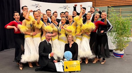 Großer Jubel beim  A-Team am Samstagabend in Walsrode nach dem Aufstiegsturnier in Walsrode. Foto ASC