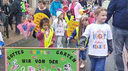 Tolle Beiträge sind immer beim Festumzug zu sehen – die Evangelische Kita war mit dem Thema „Gottes bunter Garten“ im vergangenen Jahr auch dabei. Foto: Stadt Sontra