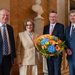 Stiftungsratsvorsitzender Stephan Weil, Universitätsvizepräsidentin Dr. Valérie Schüller, Prof. Dr. Johannes Wessels und Senatssprecher Prof. Dr. Ramin Yahyapour   Fotos: Universität Göttingen/Peter Heller