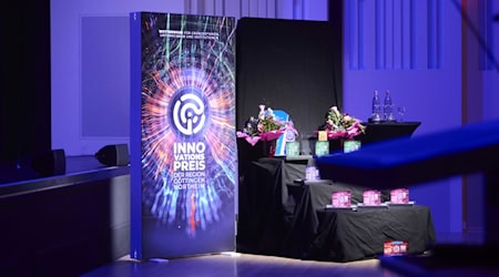 Dekoration auf der Bühne der Preisverleihung in der Göttinger Stadthalle. Foto: WRGN