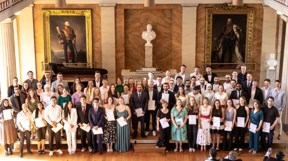 Die Absolvierenden aus dem Wintersemester 2025/26 sowie des Sommersemesters 2026 der HAWK-Fakultät Ingenieurwissenschaften und Gesundheit. Göttingen (Foto: HAWK/Franz Bischof)