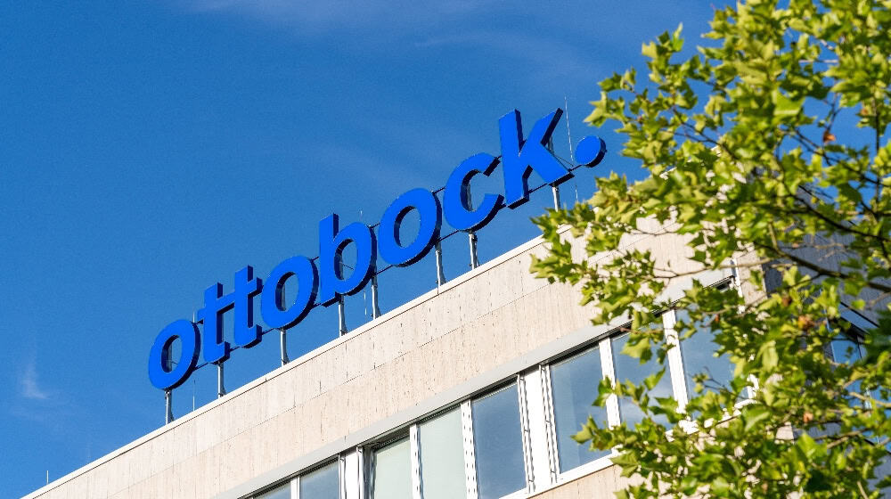 Das Logo von Ottobock am Hauptsitz in Duderstadt. Foto: Ottobock