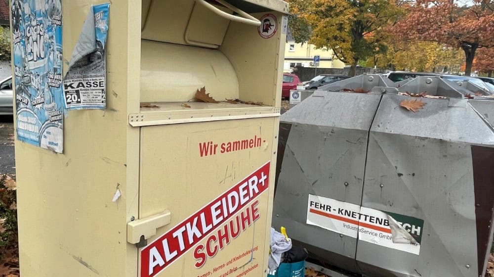 Die Altkleidercontainer von Hilfsorganisationen oder privaten Anbietern, wie hier am Parkplatz Feuerteich, wurden in den vergangenen Monaten abgebaut. Der Stadt wurden als Hauptgründe Unwirtschaftlichkeit und ein hoher Reinigungsaufwand an den Standorten genannt. Foto: Stadt Hann. Münden