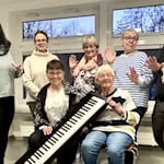 Beim nachgeholten Sommerfest im St. Matthäus Altenwohnheim sorgen Kaffee, Kuchen und gemeinsames Beisammensein für eine gesellige Atmosphäre. Musikalisch begleitet wird das Fest unter anderem von der Bonaforther Chorgemeinschaft. Foto: privat