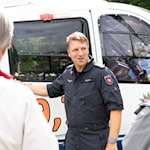 Grosses Interesse und lange Warteschlangen gab für die Besichtigung des Hubschraubers der Polizei. Viele Fragen konnten gestellt werden. Fotos: Marks