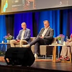 Moderator Ben Thustek, Gerald Werner (parteilos), Bürgermeister Thorsten Feike (FDP), Katja Neumann (SPD) und Moderatorin Mahi Rauch im Duderstädter Ballhaus (ny)