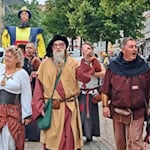 Umzug durch die Duderstädter Marktstraße (ny)