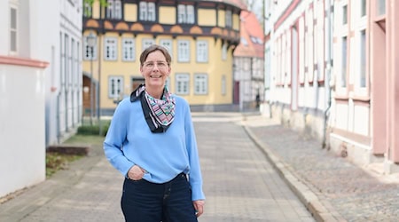 Die Landratswahl im Landkreis Göttingen ist nach dem ersten Wahlgang entschieden: Dr. Ulrike Witt (SPD) und Harm Adam (CDU) ziehen in die Stichwahl ein. Amtsinhaber Marcel Riethig (BLG) scheidet aus.