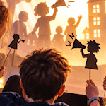 Mit Licht, Schatten und eigenen Ideen gestalten Kinder bei „Licht an für eure Stimmen“ ihre eigene Theaterwelt. Die kostenlose Ferienwoche findet vom 12. bis 16. Oktober in Albshausen statt. Foto: KI generiert